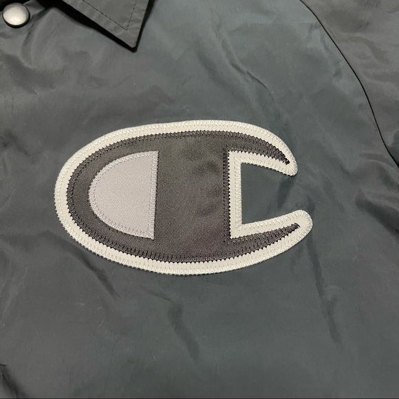 Champion windbreaker jacket size Small - Picture 6 of 8